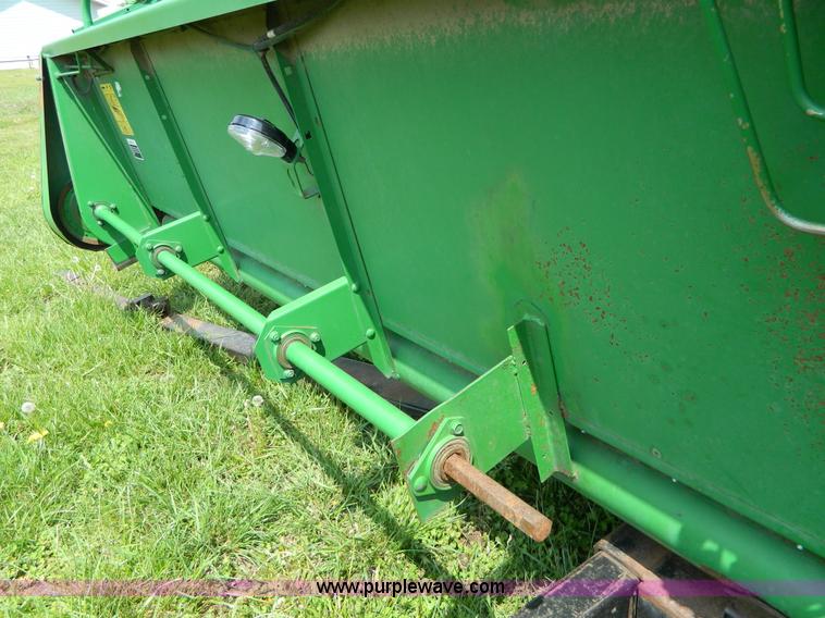 image for item G7861 1996 John Deere 930 rigid header