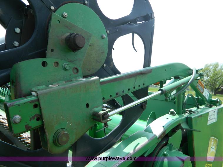 image for item G7861 1996 John Deere 930 rigid header