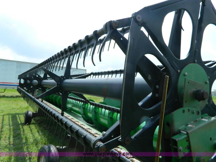 image for item G7861 1996 John Deere 930 rigid header