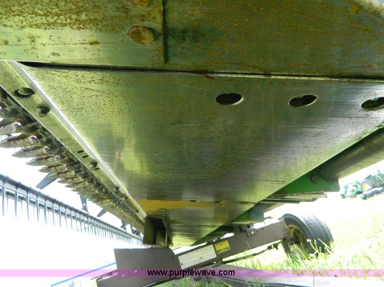 image for item G7861 1996 John Deere 930 rigid header
