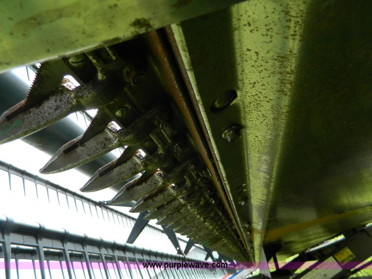 image for item G7861 1996 John Deere 930 rigid header