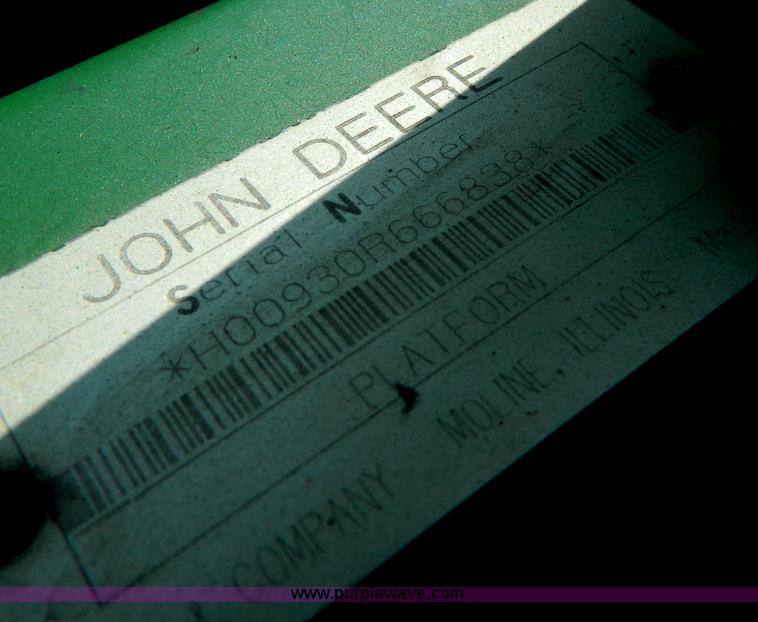 image for item G7861 1996 John Deere 930 rigid header