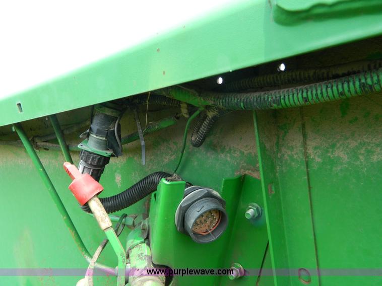 image for item G7861 1996 John Deere 930 rigid header