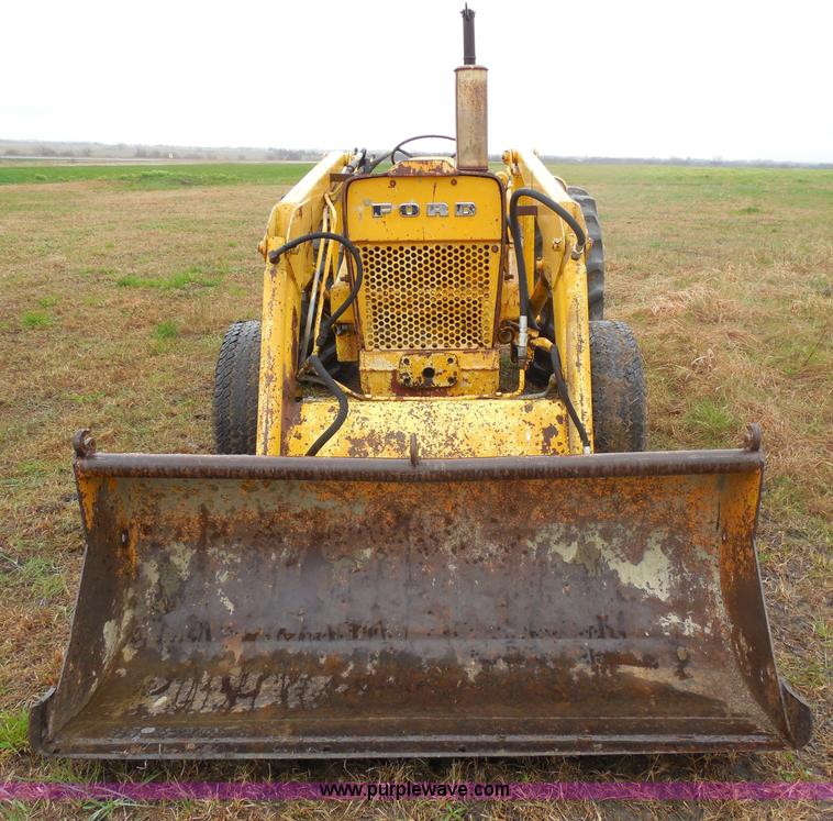 image for item H3226 Ford 3550 tractor