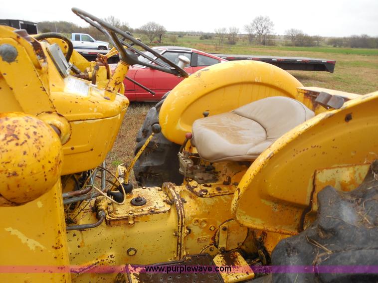 image for item H3226 Ford 3550 tractor