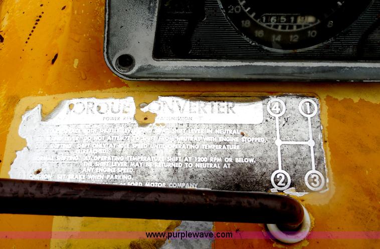 image for item H3226 Ford 3550 tractor