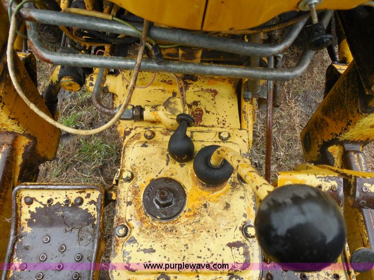 image for item H3226 Ford 3550 tractor