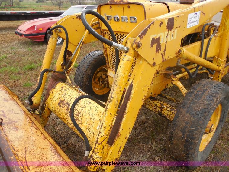 image for item H3226 Ford 3550 tractor