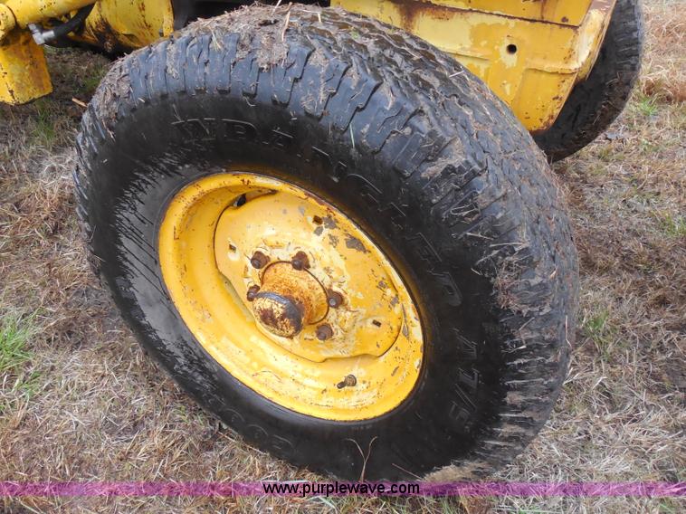 image for item H3226 Ford 3550 tractor