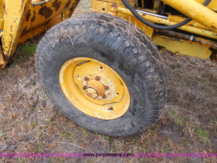 image for item H3226 Ford 3550 tractor
