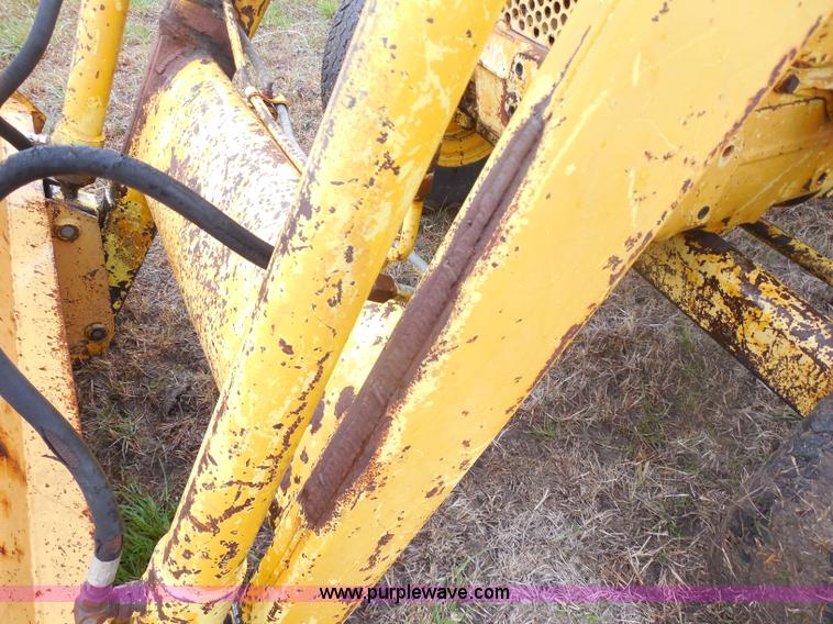 image for item H3226 Ford 3550 tractor