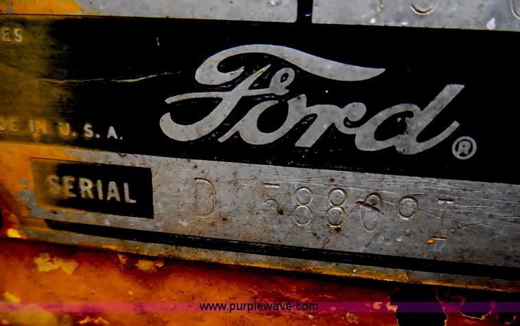 image for item H3226 Ford 3550 tractor
