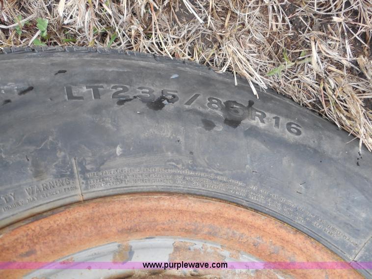 image for item H3228 2002 Starlite Triple axle gooseneck trailer