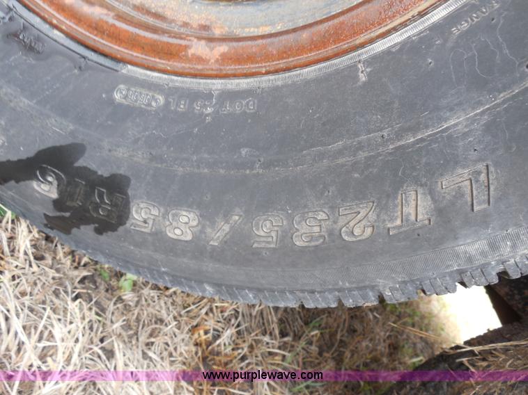 image for item H3228 2002 Starlite Triple axle gooseneck trailer