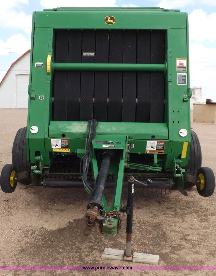 image for item H7111 2008 John Deere 568 round baler