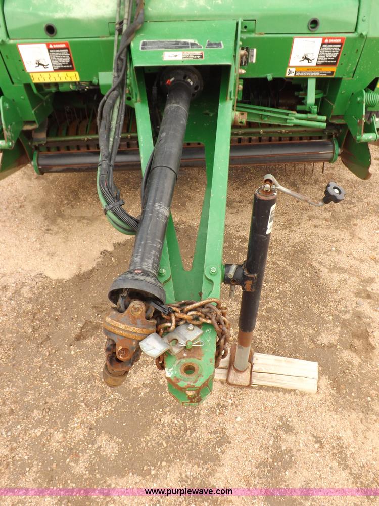 image for item H7111 2008 John Deere 568 round baler