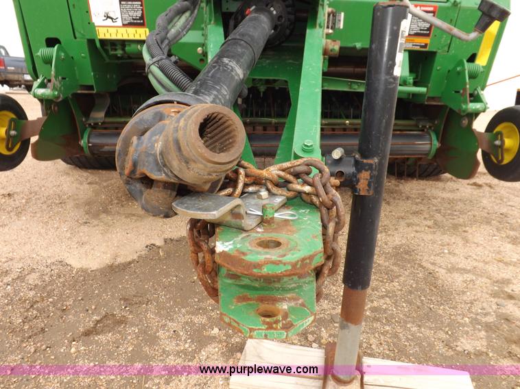 image for item H7111 2008 John Deere 568 round baler
