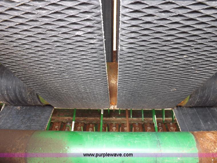 image for item H7111 2008 John Deere 568 round baler