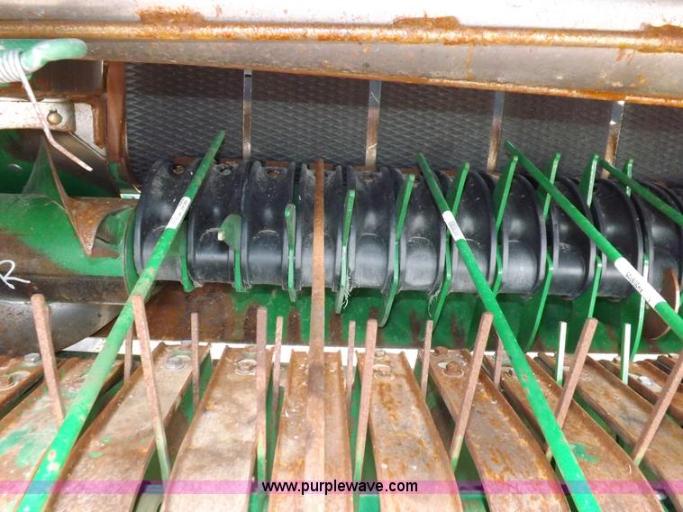 image for item H7111 2008 John Deere 568 round baler