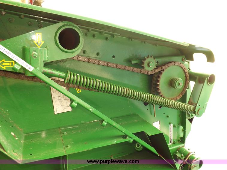 image for item H7111 2008 John Deere 568 round baler