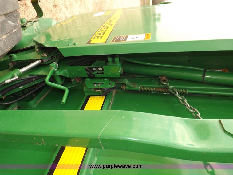 image for item H7111 2008 John Deere 568 round baler