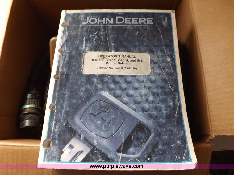 image for item H7111 2008 John Deere 568 round baler