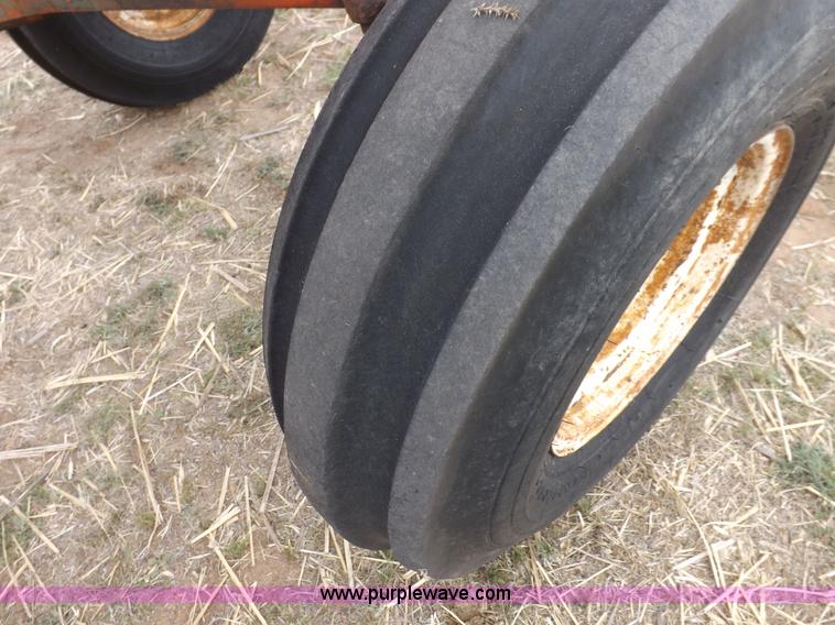 image for item H7182 Allis Chalmers 200 tractor