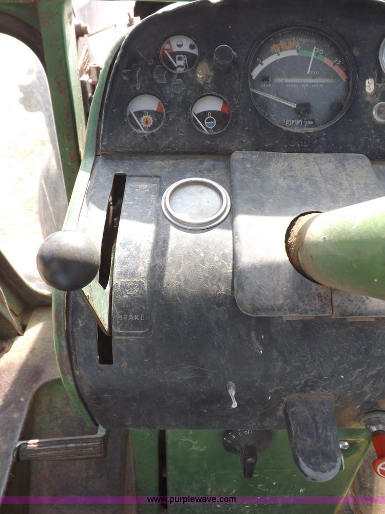 image for item H7184 John Deere 4620 tractor