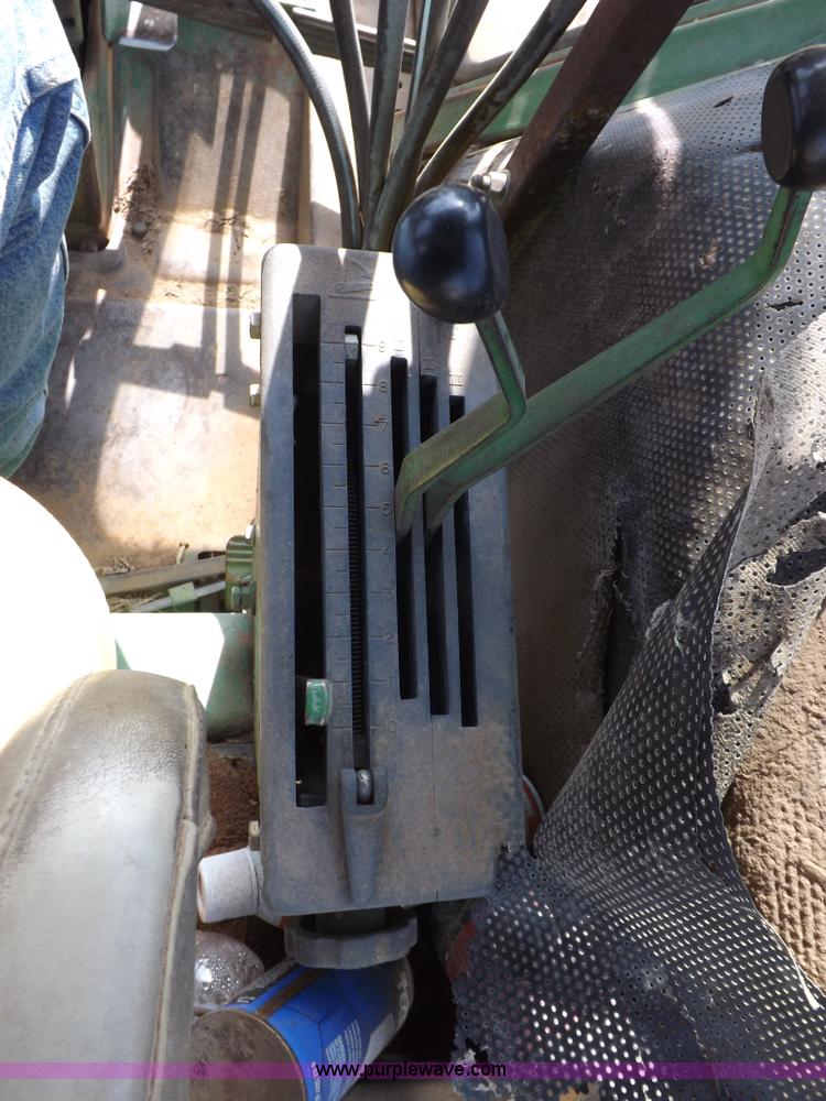 image for item H7184 John Deere 4620 tractor