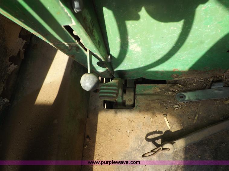 image for item H7184 John Deere 4620 tractor