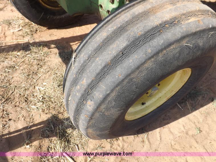 image for item H7184 John Deere 4620 tractor