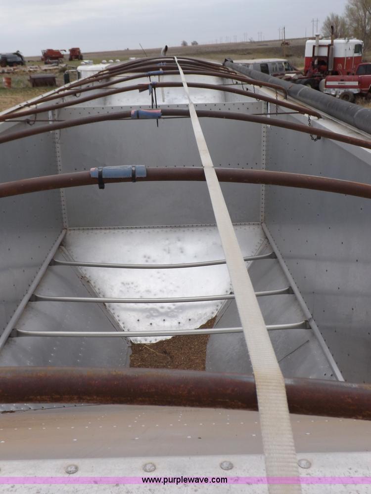 image for item H7186 1985 Timpte Super Hopper grain trailer