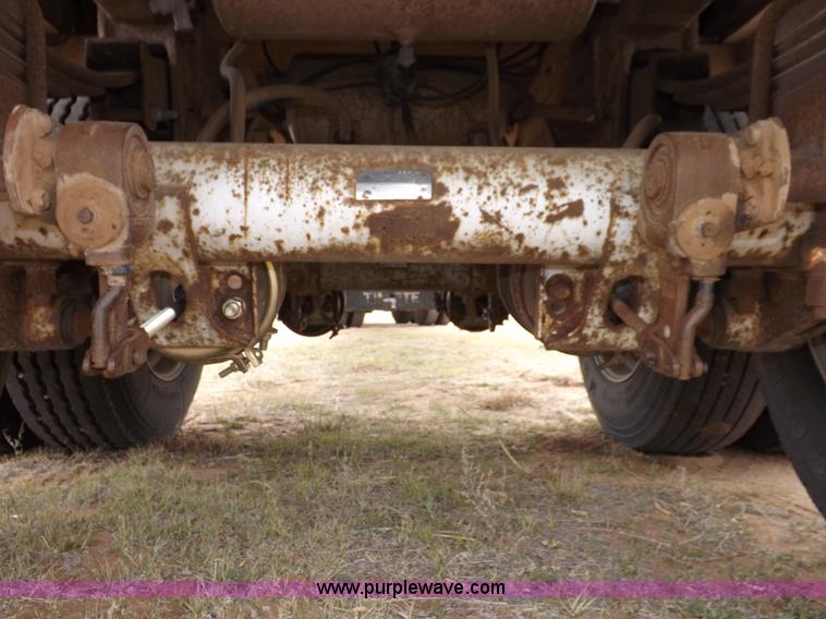 image for item H7186 1985 Timpte Super Hopper grain trailer