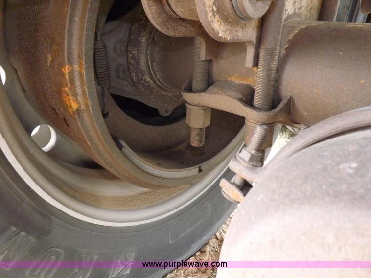 image for item H7186 1985 Timpte Super Hopper grain trailer