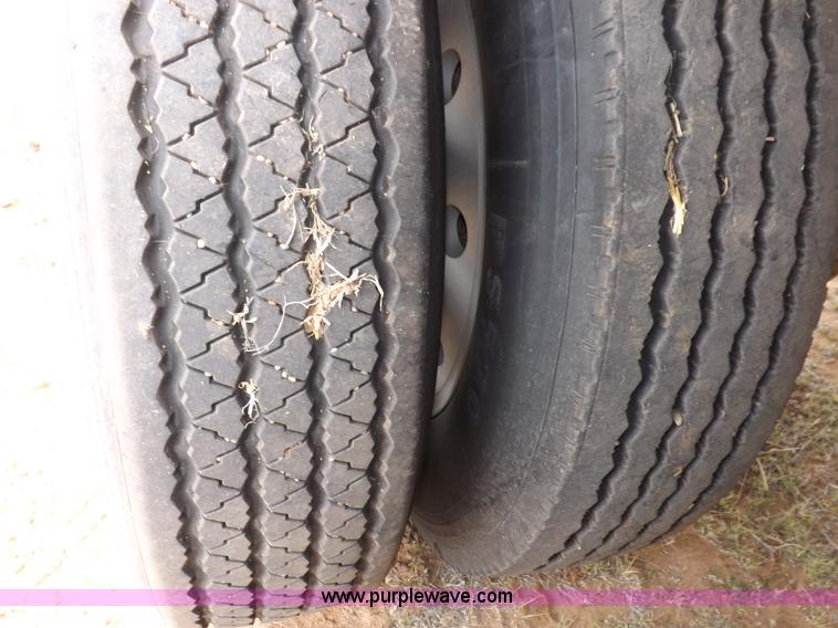 image for item H7186 1985 Timpte Super Hopper grain trailer