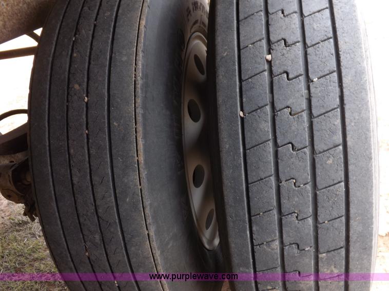 image for item H7186 1985 Timpte Super Hopper grain trailer