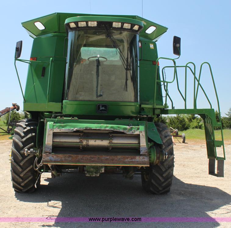 image for item H7493 1990 John Deere 9600 combine