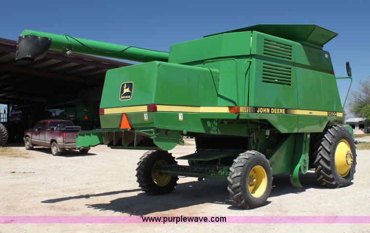 image for item H7493 1990 John Deere 9600 combine