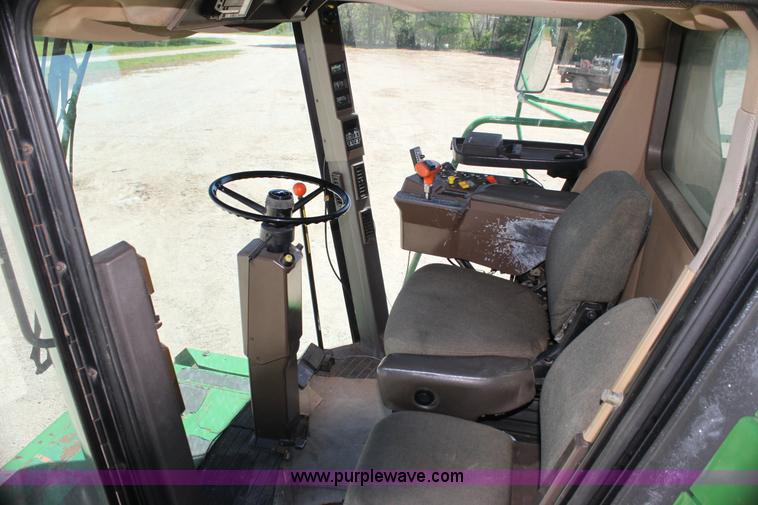 image for item H7493 1990 John Deere 9600 combine