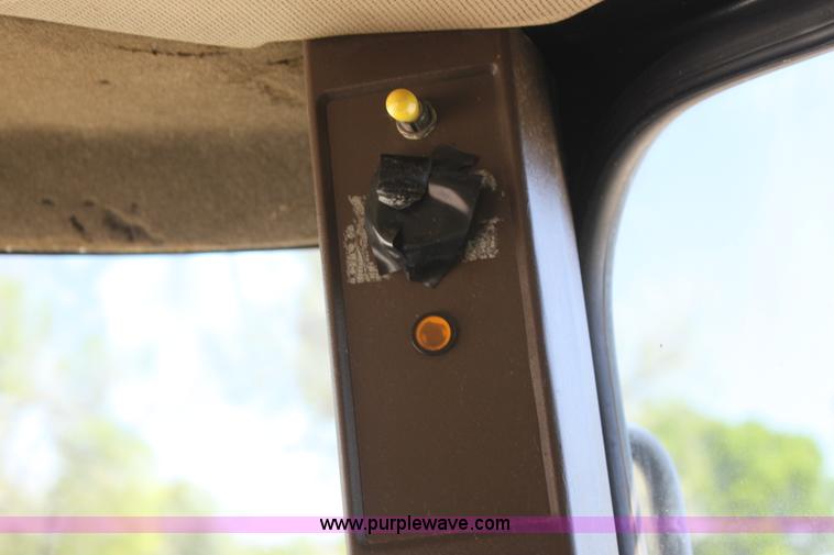 image for item H7493 1990 John Deere 9600 combine