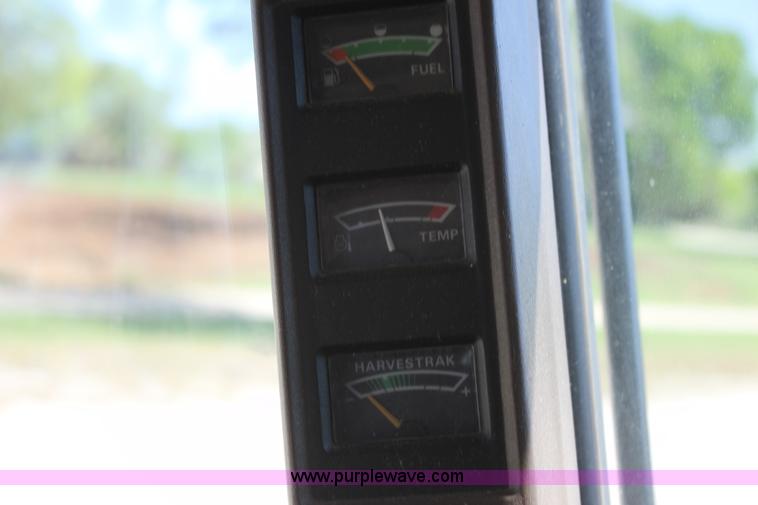 image for item H7493 1990 John Deere 9600 combine