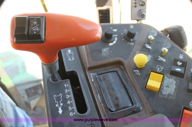 image for item H7493 1990 John Deere 9600 combine