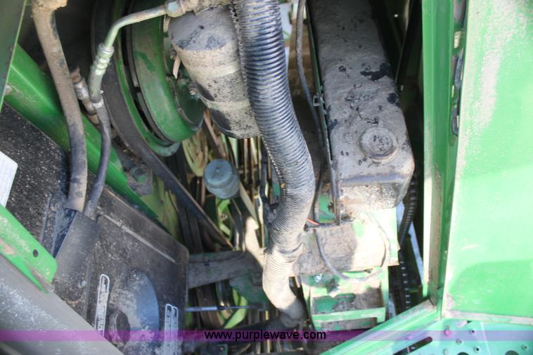 image for item H7493 1990 John Deere 9600 combine