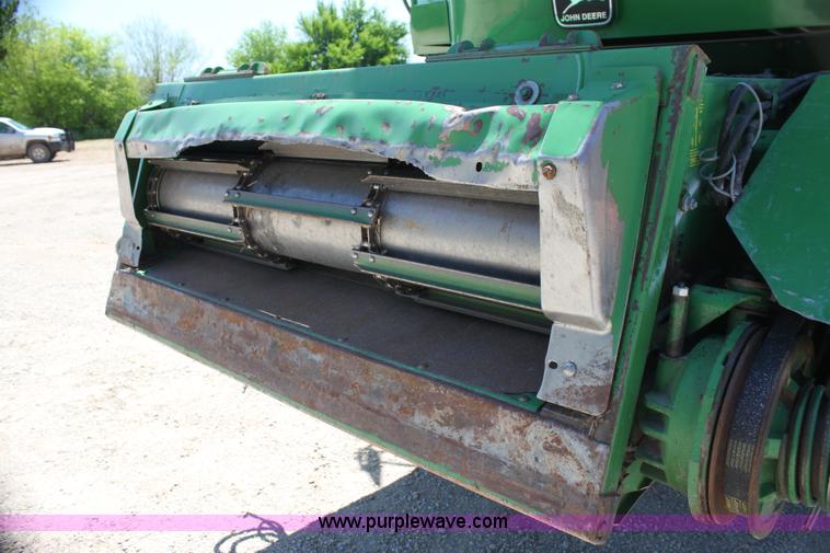 image for item H7493 1990 John Deere 9600 combine