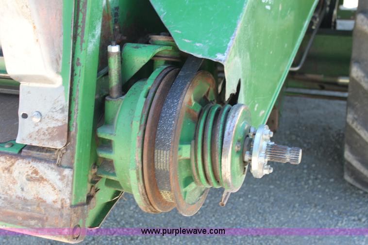 image for item H7493 1990 John Deere 9600 combine