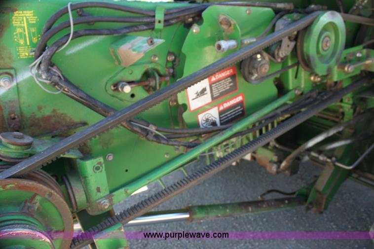 image for item H7493 1990 John Deere 9600 combine