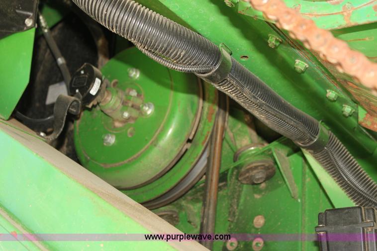 image for item H7493 1990 John Deere 9600 combine