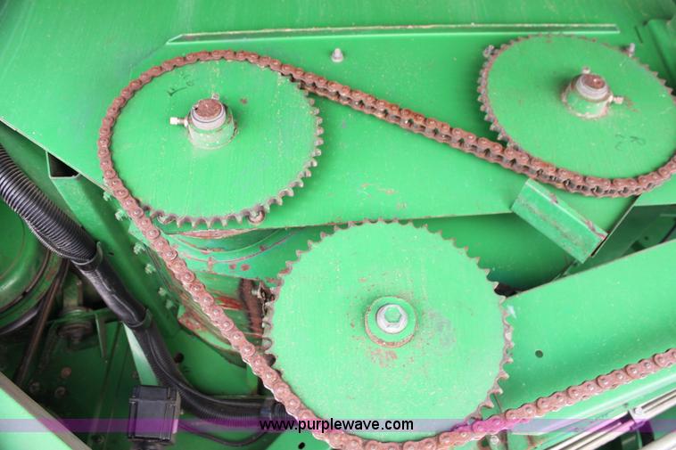 image for item H7493 1990 John Deere 9600 combine