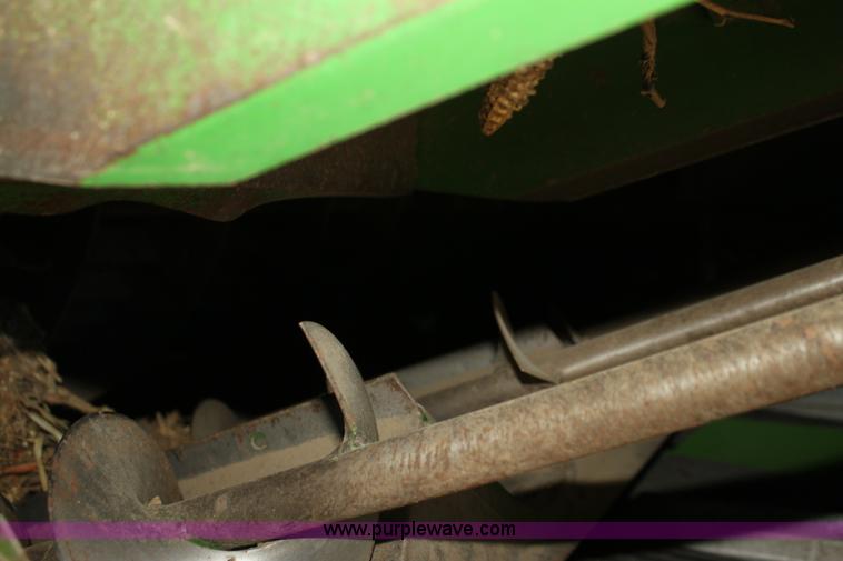 image for item H7493 1990 John Deere 9600 combine