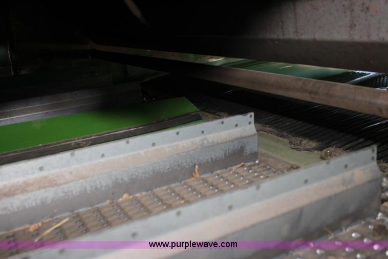 image for item H7493 1990 John Deere 9600 combine